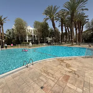  דירה Pool Side Luxury At Royal Park-new Listing